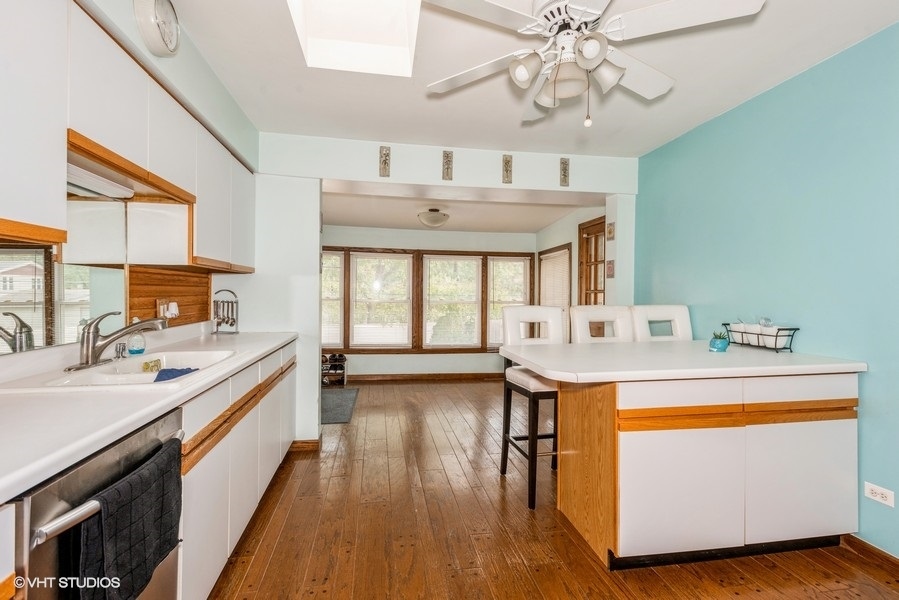 1135 S SUMMIT Avenue