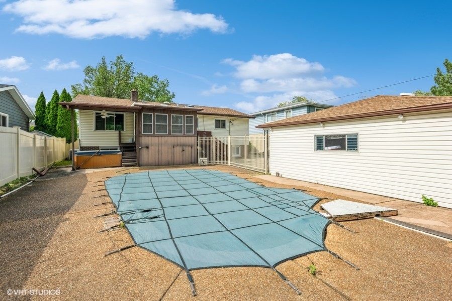 1135 S SUMMIT Avenue