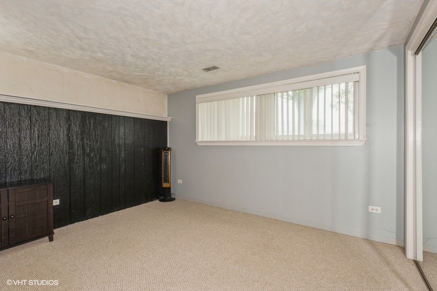 1135 S SUMMIT Avenue