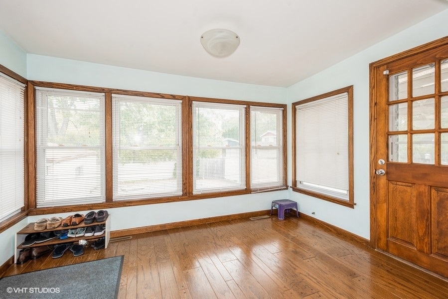 1135 S SUMMIT Avenue