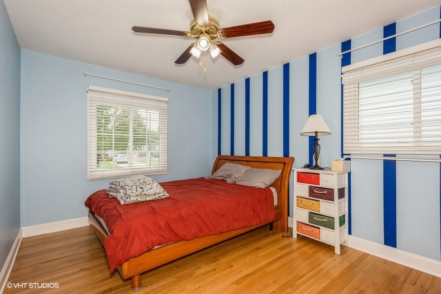 1135 S SUMMIT Avenue