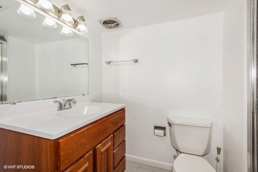 1135 S SUMMIT Avenue