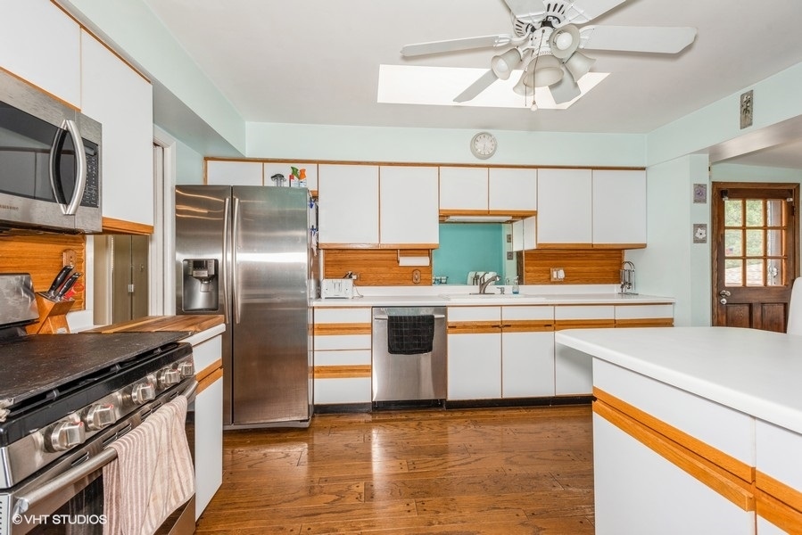 1135 S SUMMIT Avenue