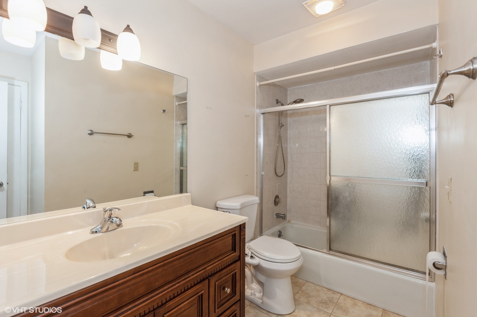 787 Wilson Avenue Unit: 17