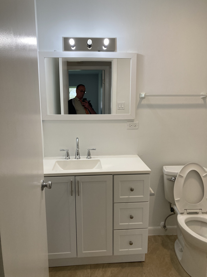 670 MARILYN Avenue Unit: 206