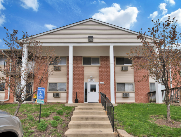 670 MARILYN Avenue Unit: 206