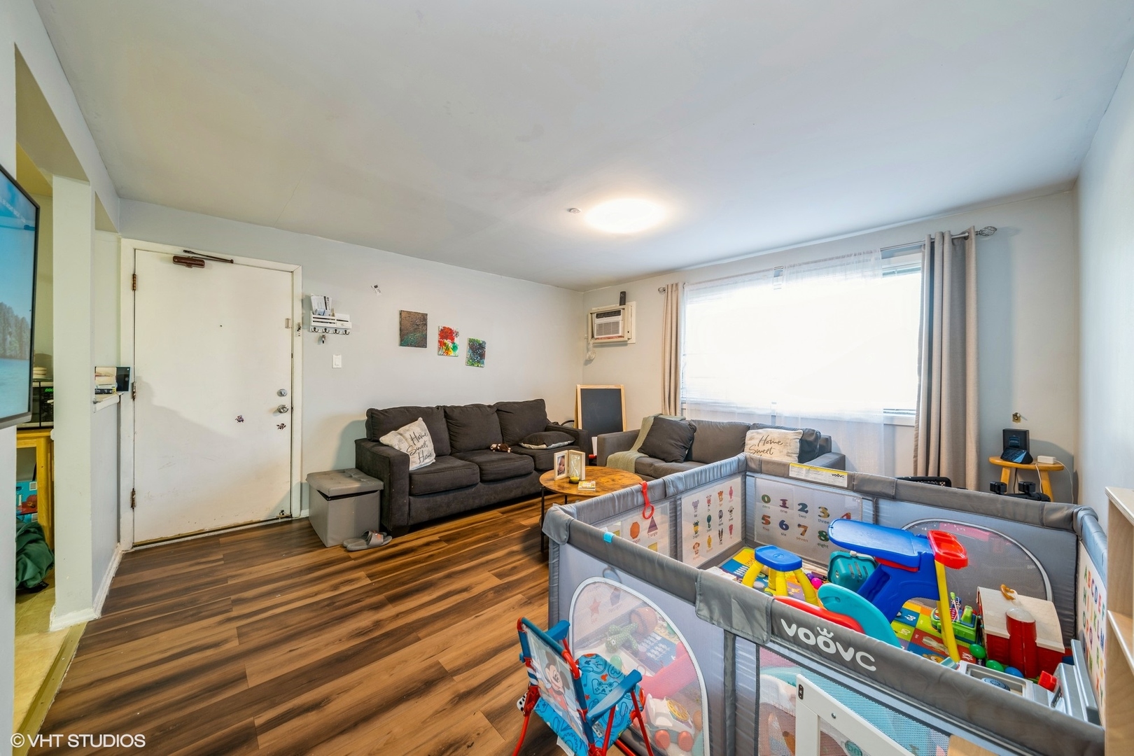 215 S Hale Street Unit: 4B