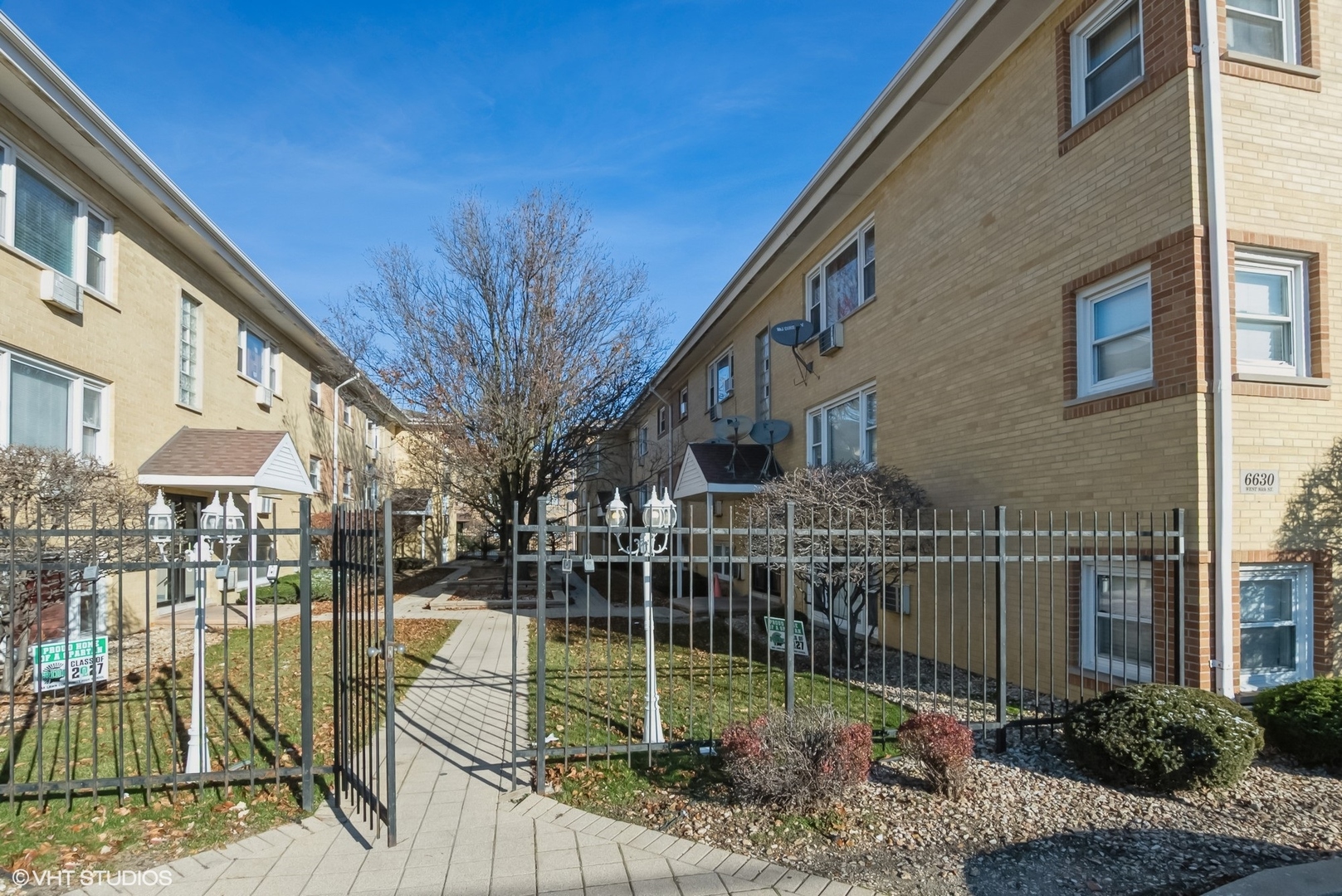 6630 W 95th Street Unit: 3A