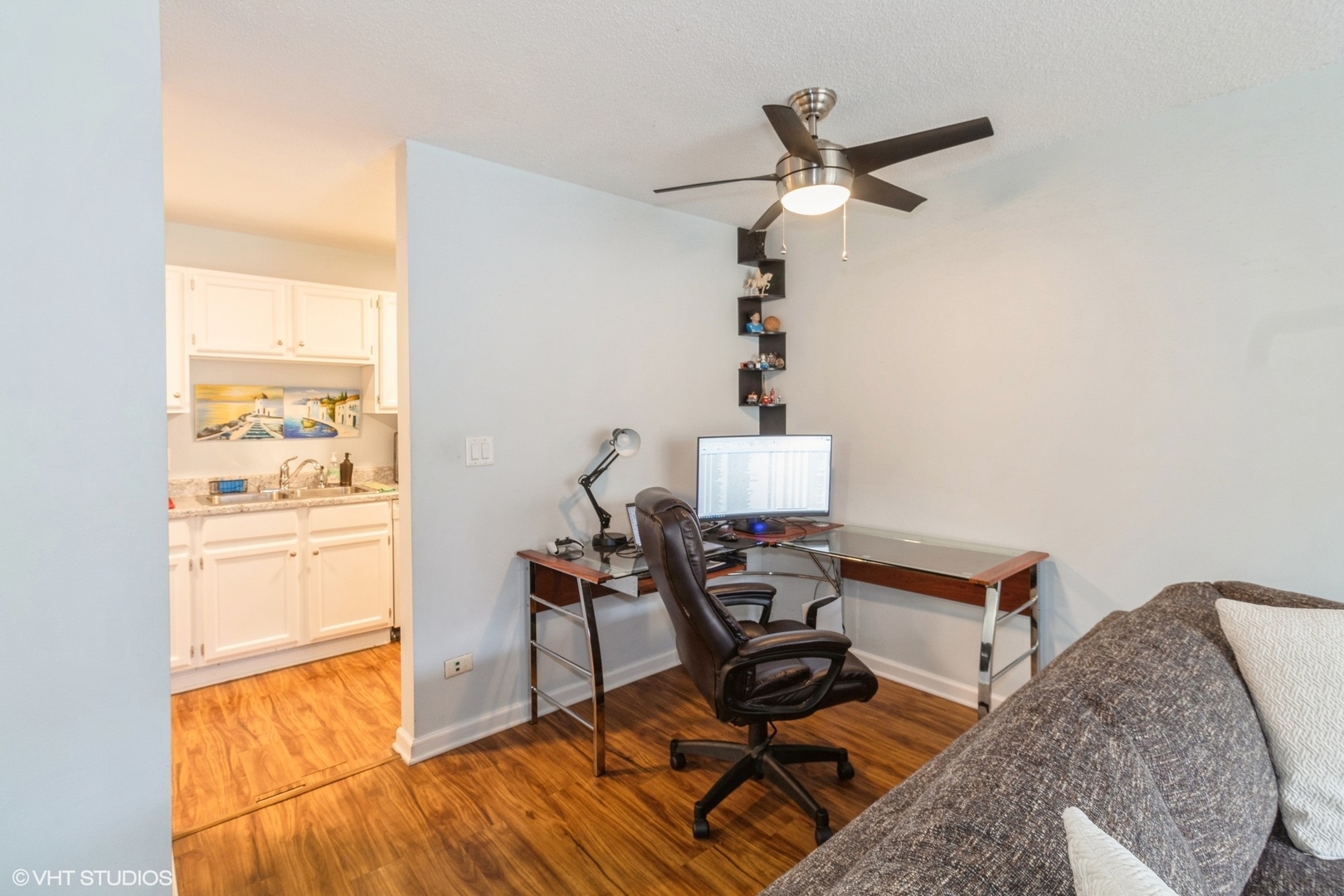 2222 S Stewart Avenue Unit: 2J