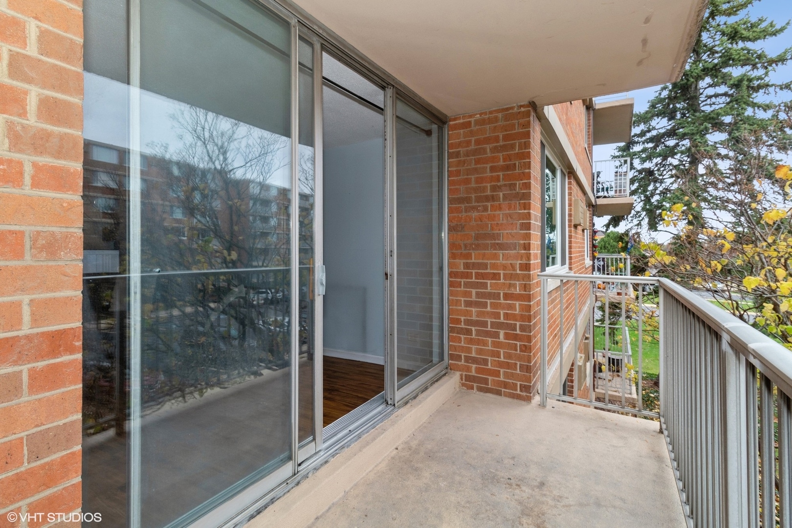 2222 S Stewart Avenue Unit: 2J