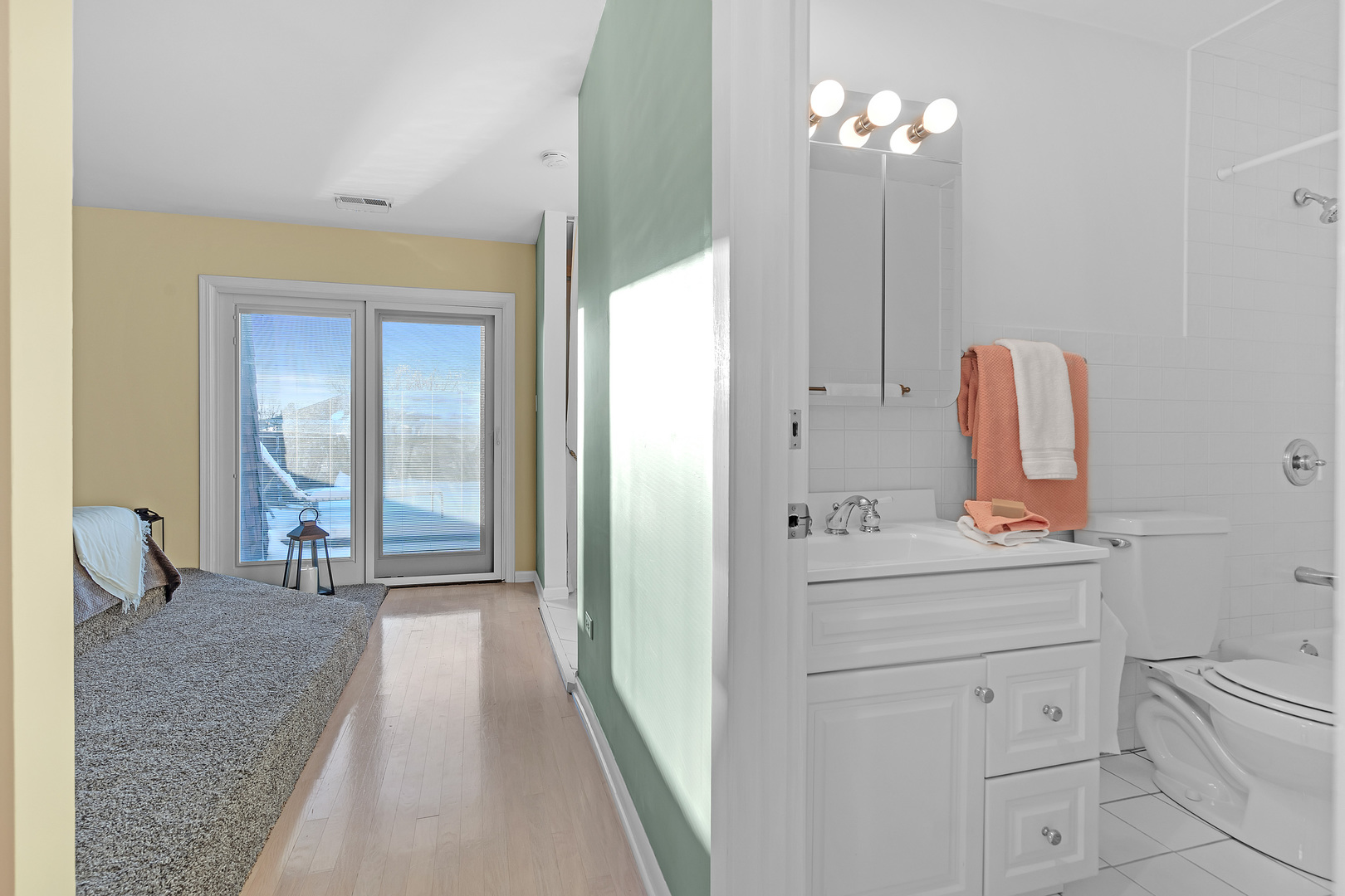 1328 S New Wilke Road Unit: 2C