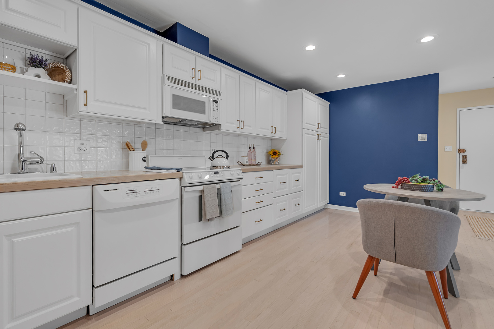 1328 S New Wilke Road Unit: 2C