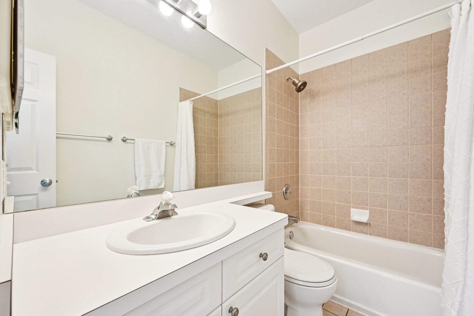 7511 Brown Avenue Unit: N
