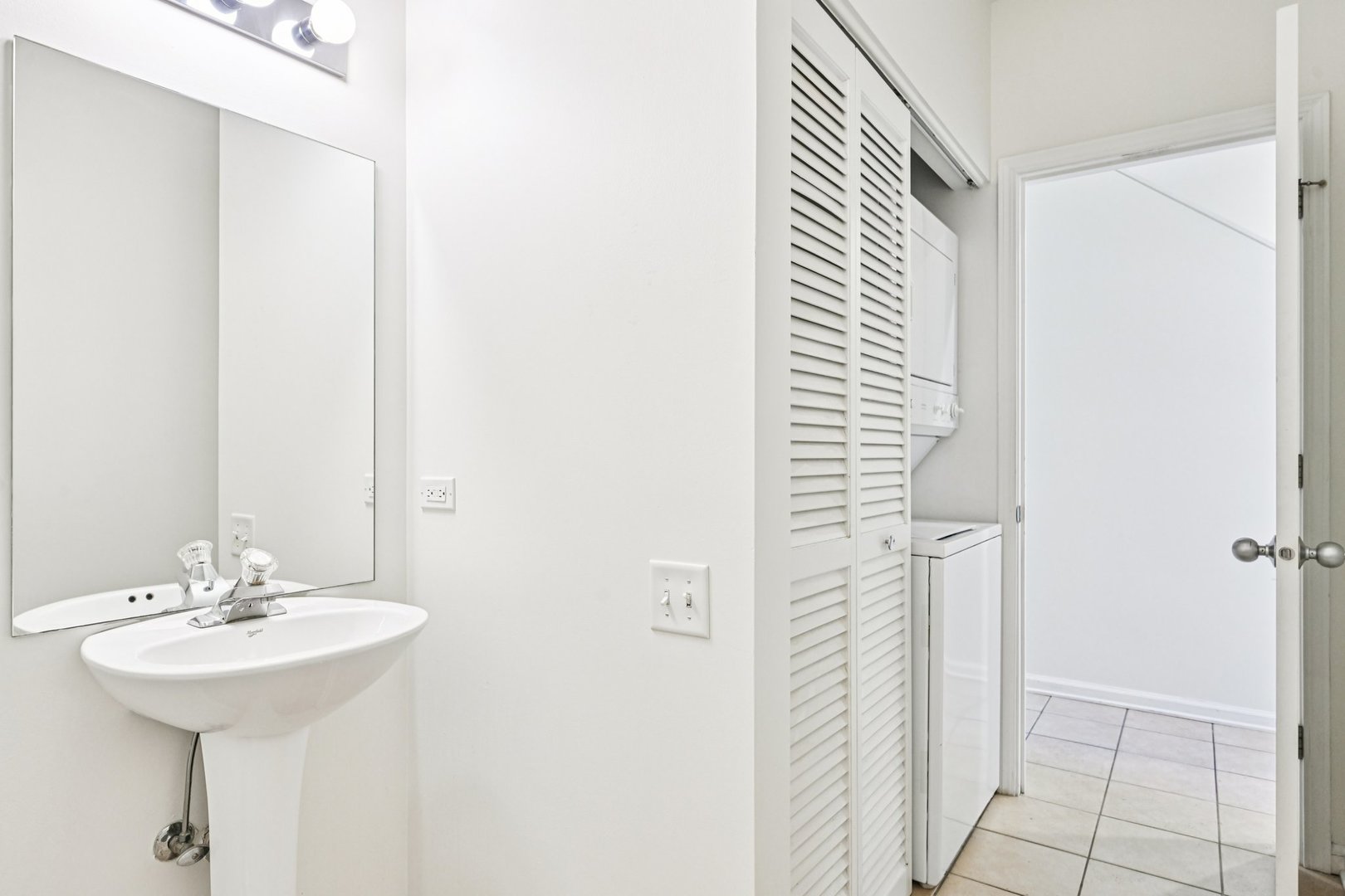 7511 Brown Avenue Unit: N