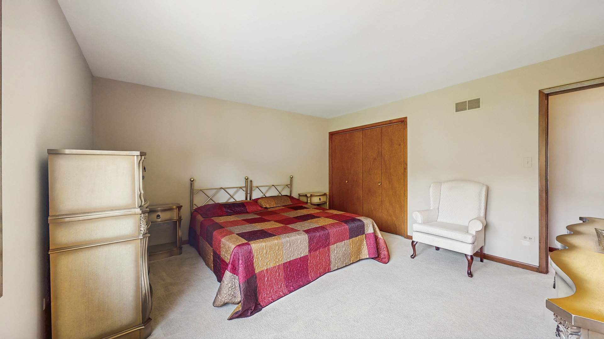 1510 W Goldengate Drive