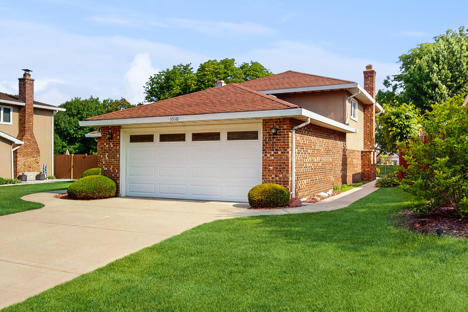 1510 W Goldengate Drive