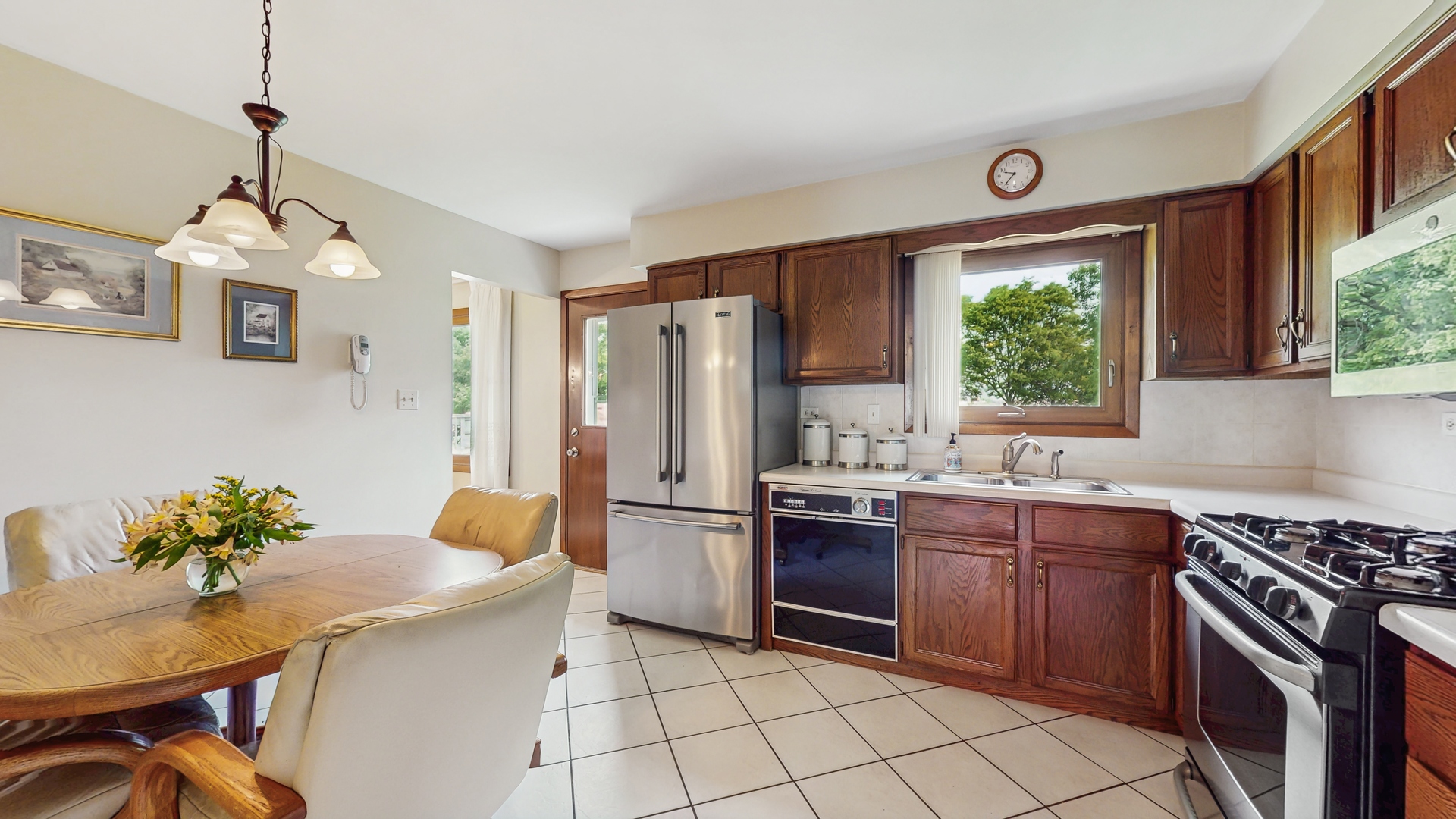 1510 W Goldengate Drive