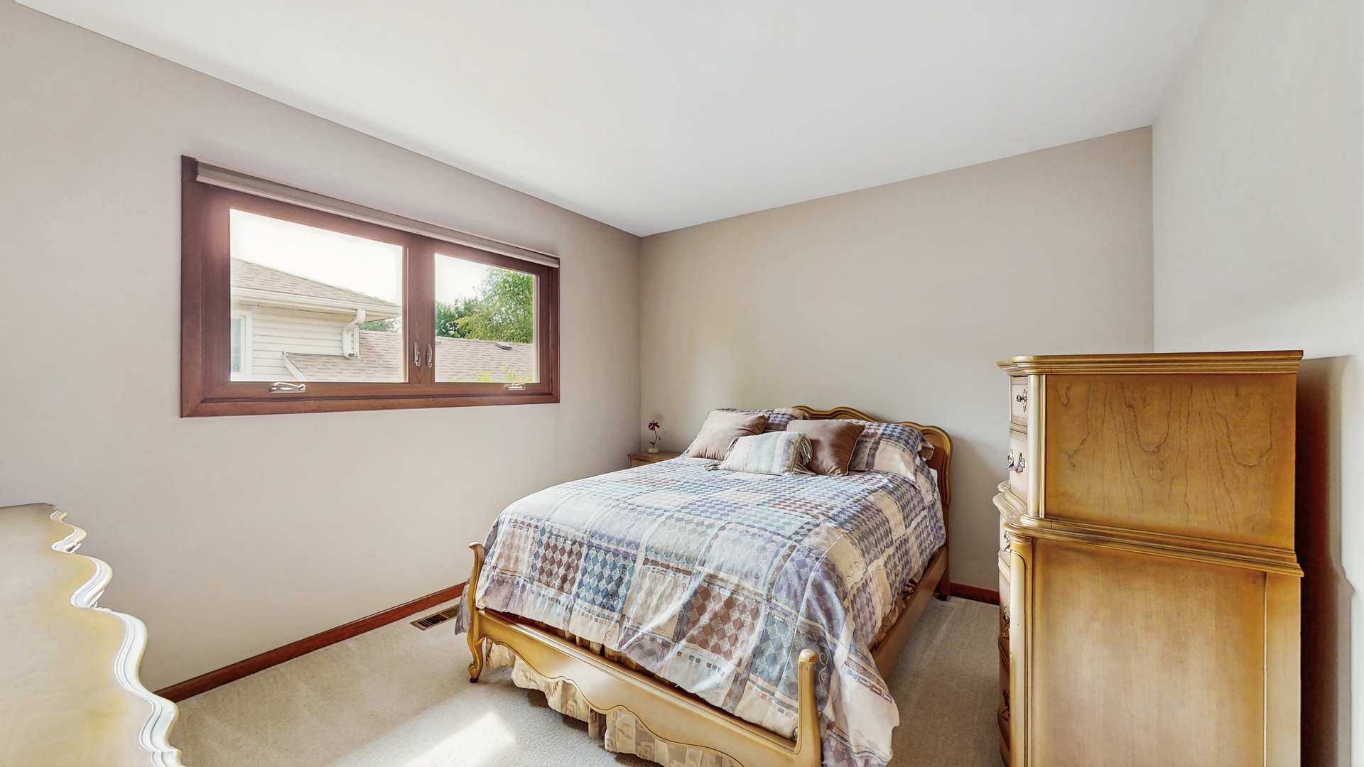 1510 W Goldengate Drive