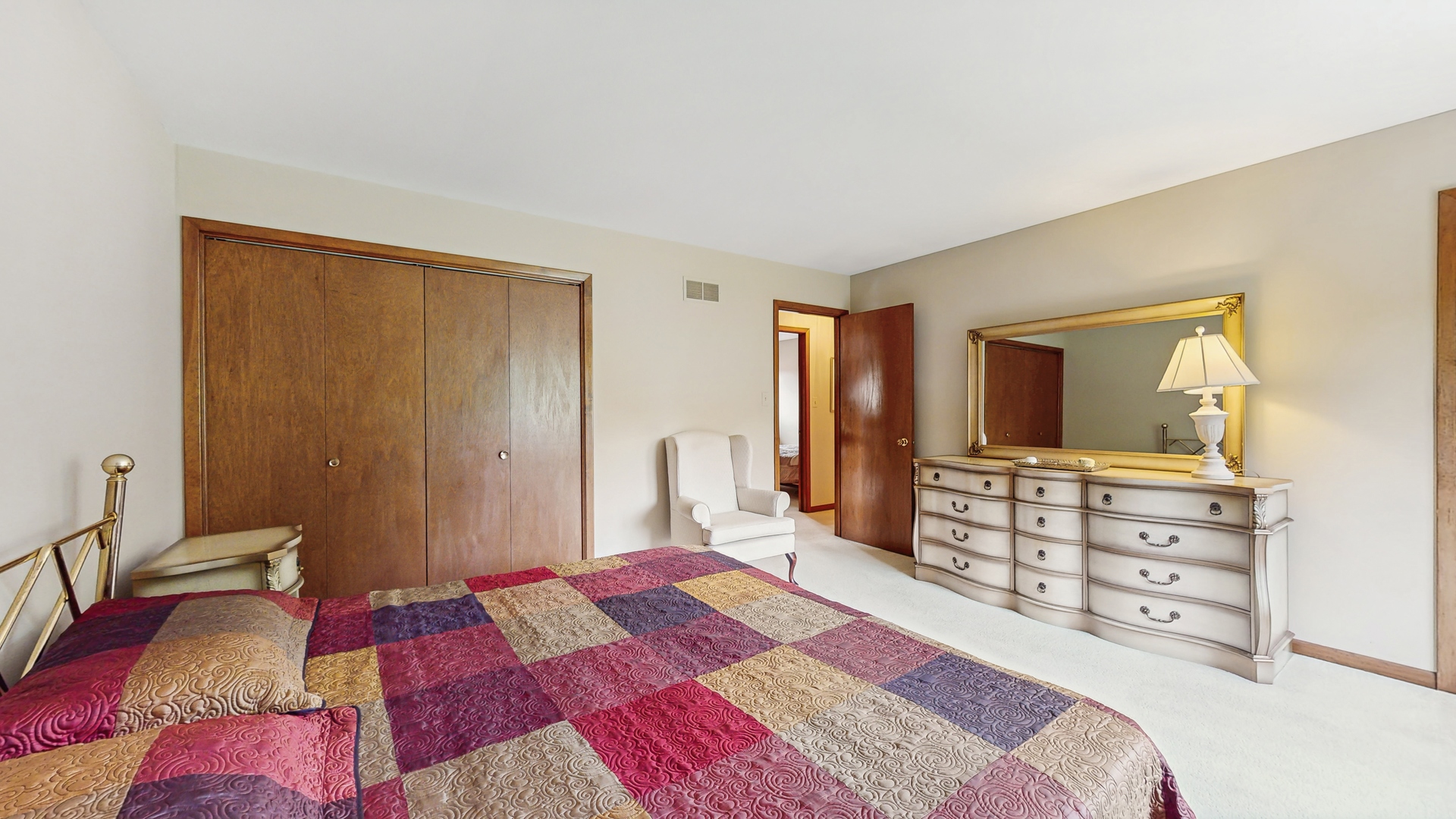 1510 W Goldengate Drive