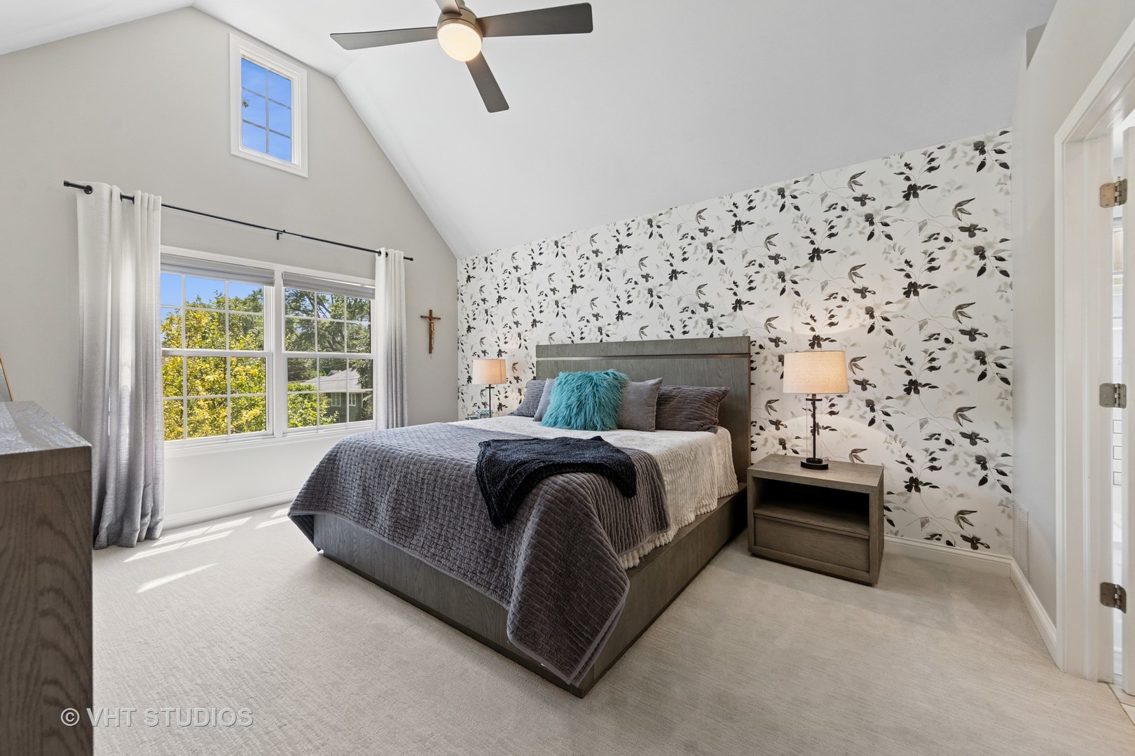 128 W Windsor Avenue