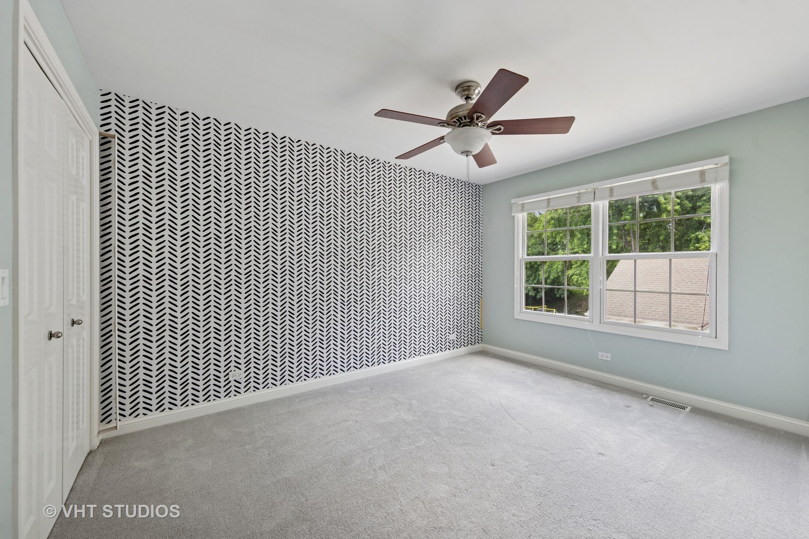 128 W Windsor Avenue