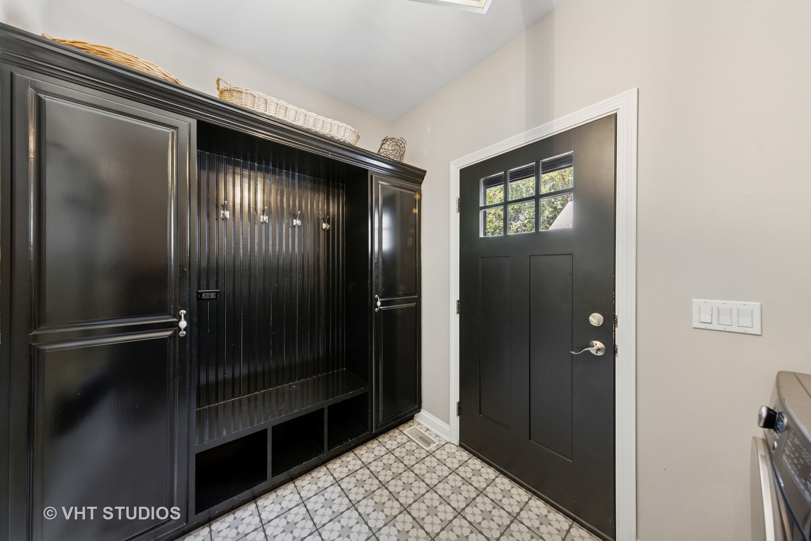 128 W Windsor Avenue