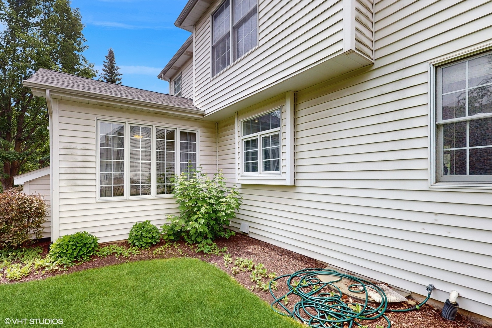 3432 Redwing Drive