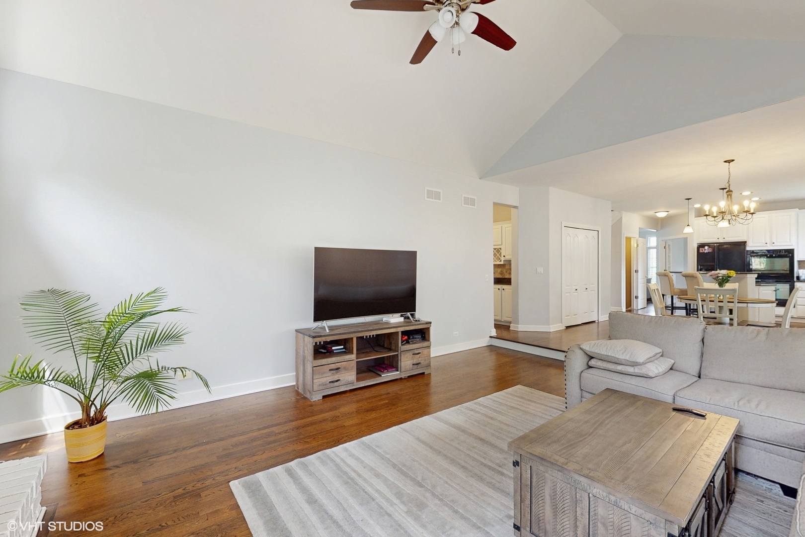 3432 Redwing Drive