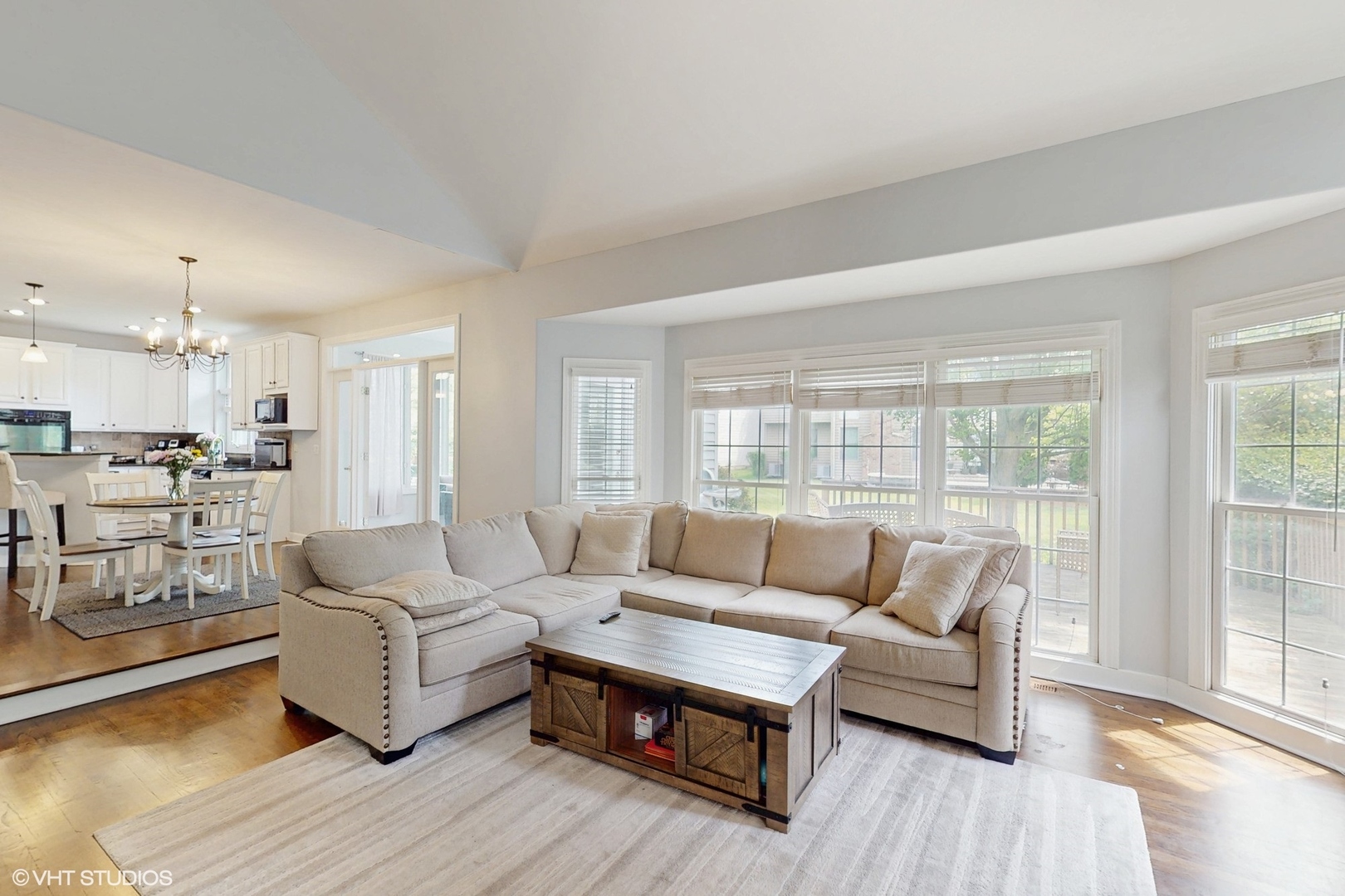 3432 Redwing Drive