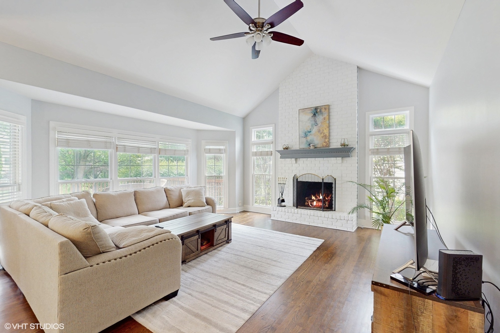 3432 Redwing Drive