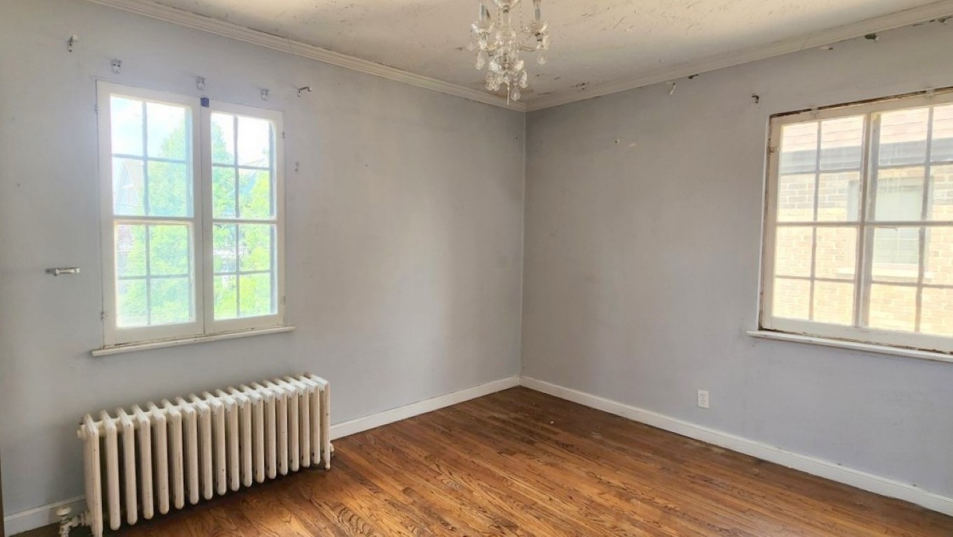 696 S Parkside Avenue