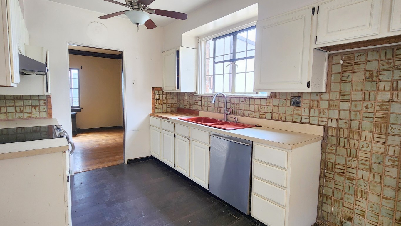 696 S Parkside Avenue