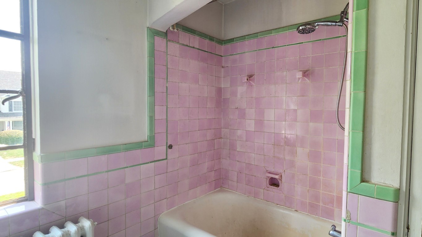 696 S Parkside Avenue