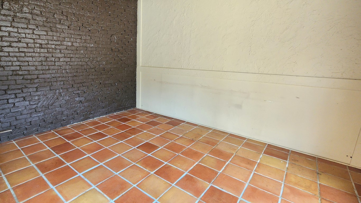 696 S Parkside Avenue