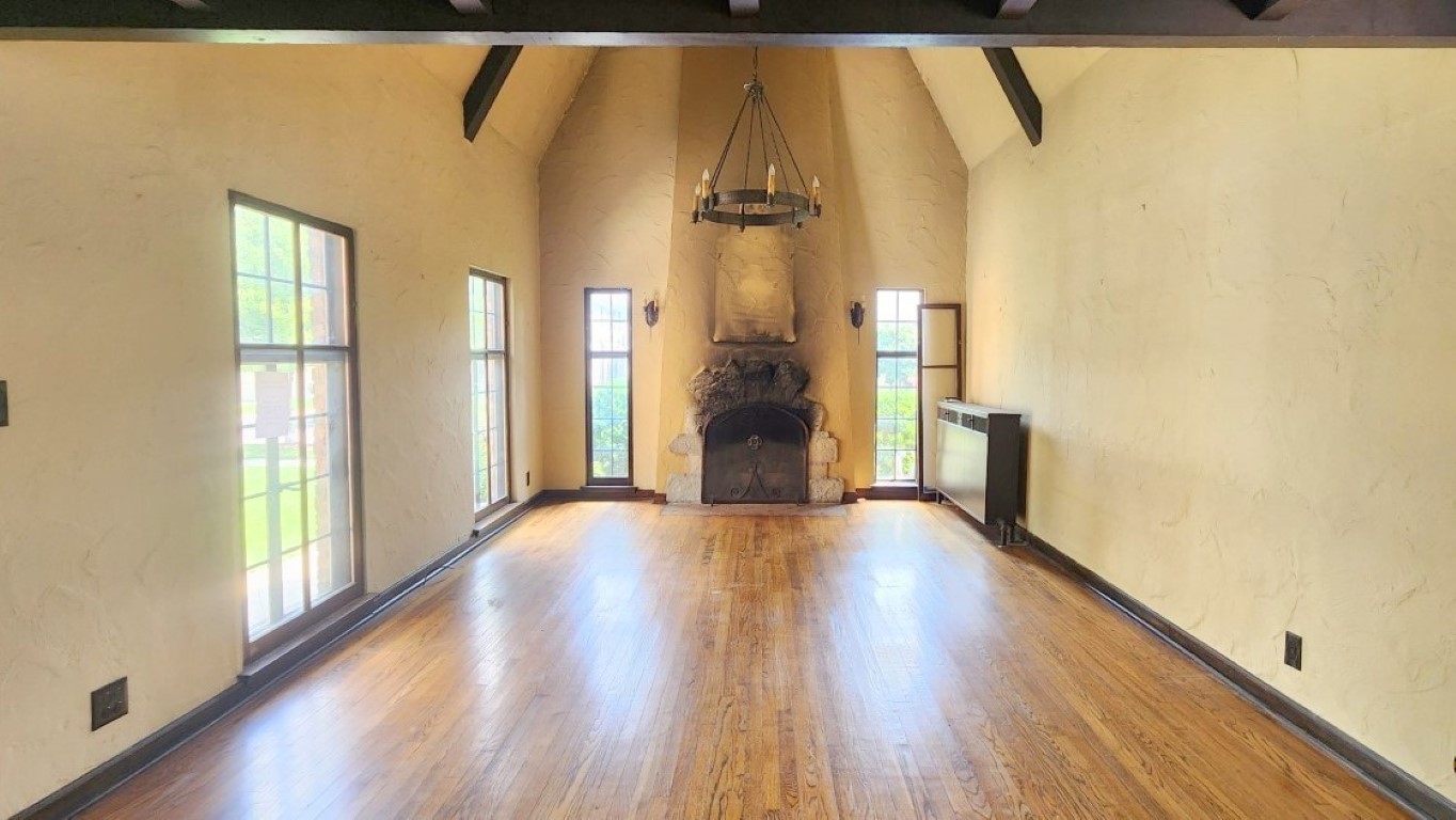 696 S Parkside Avenue