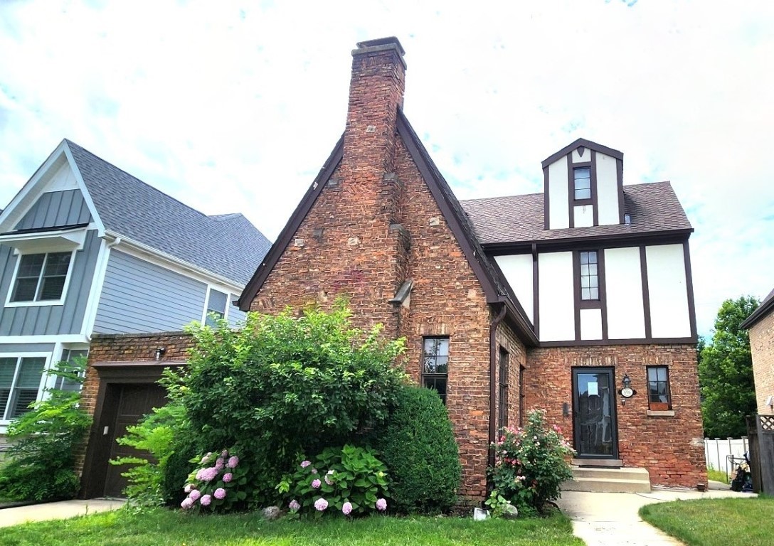 696 S Parkside Avenue