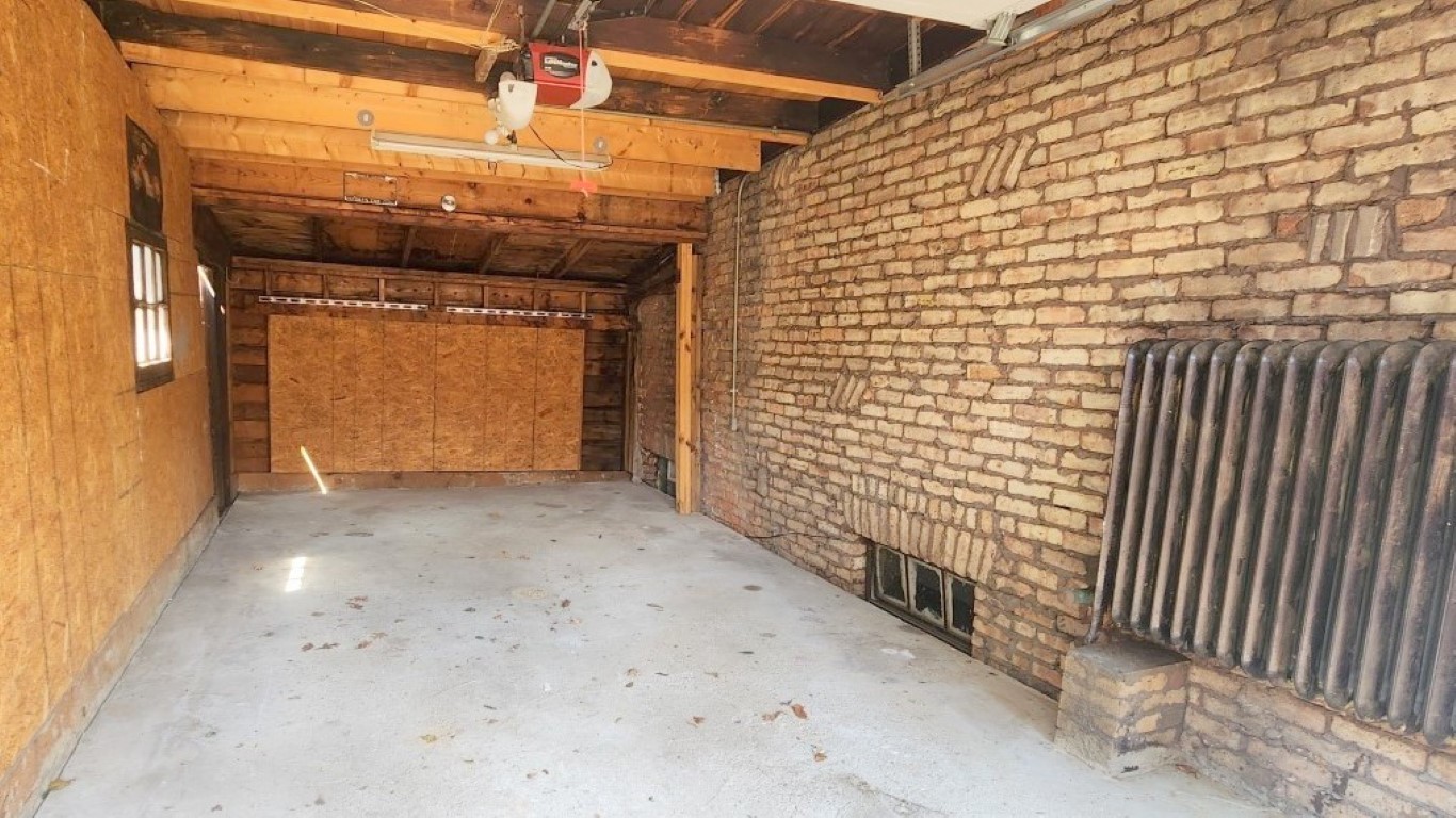 696 S Parkside Avenue