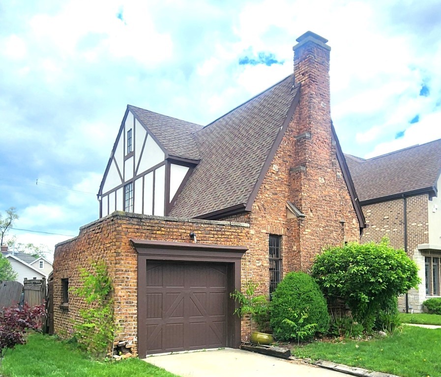 696 S Parkside Avenue