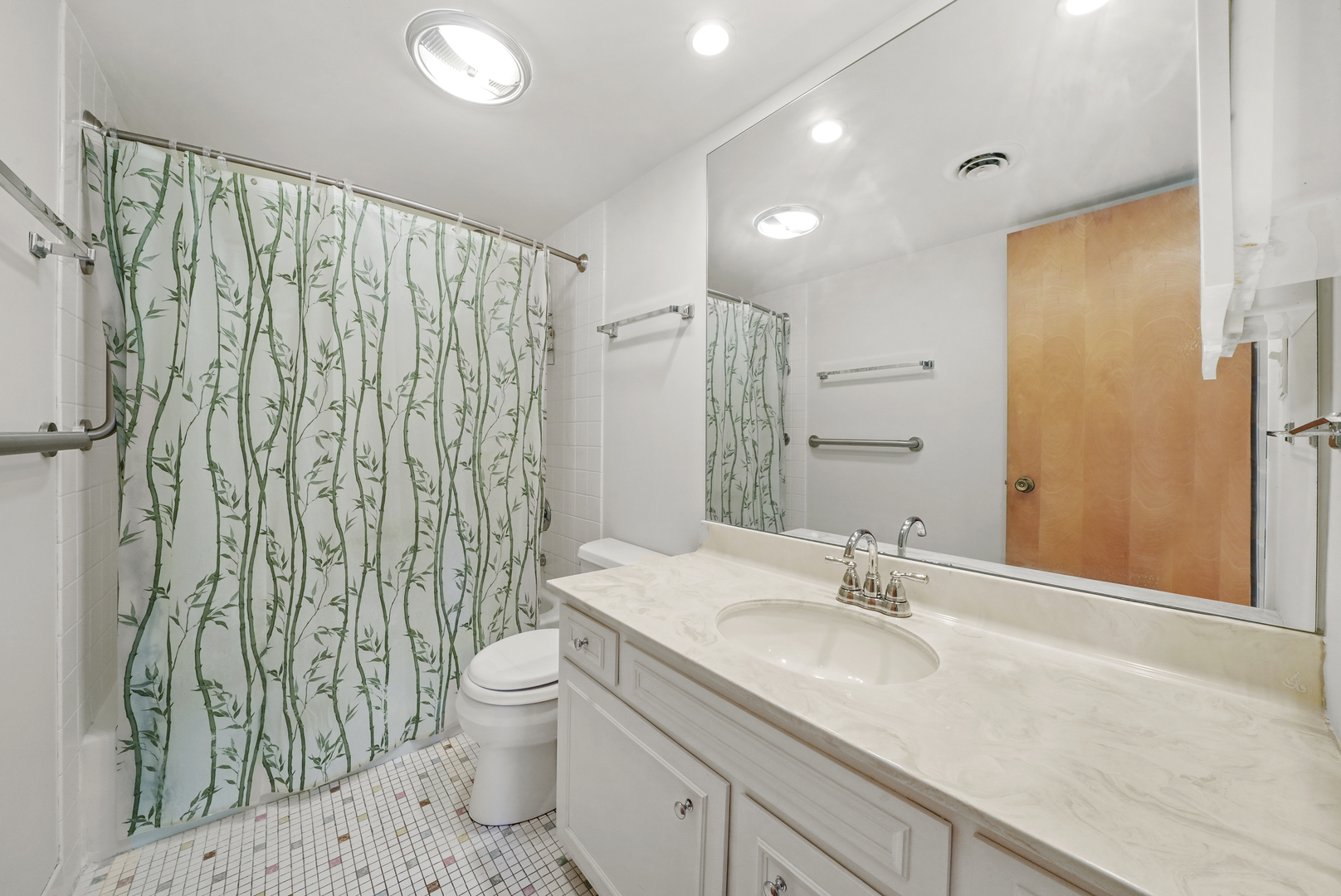 1025 S Fernandez Avenue Unit: 4C