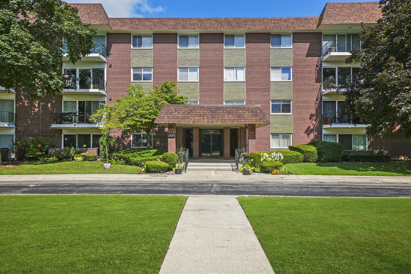 1025 S Fernandez Avenue Unit: 4C