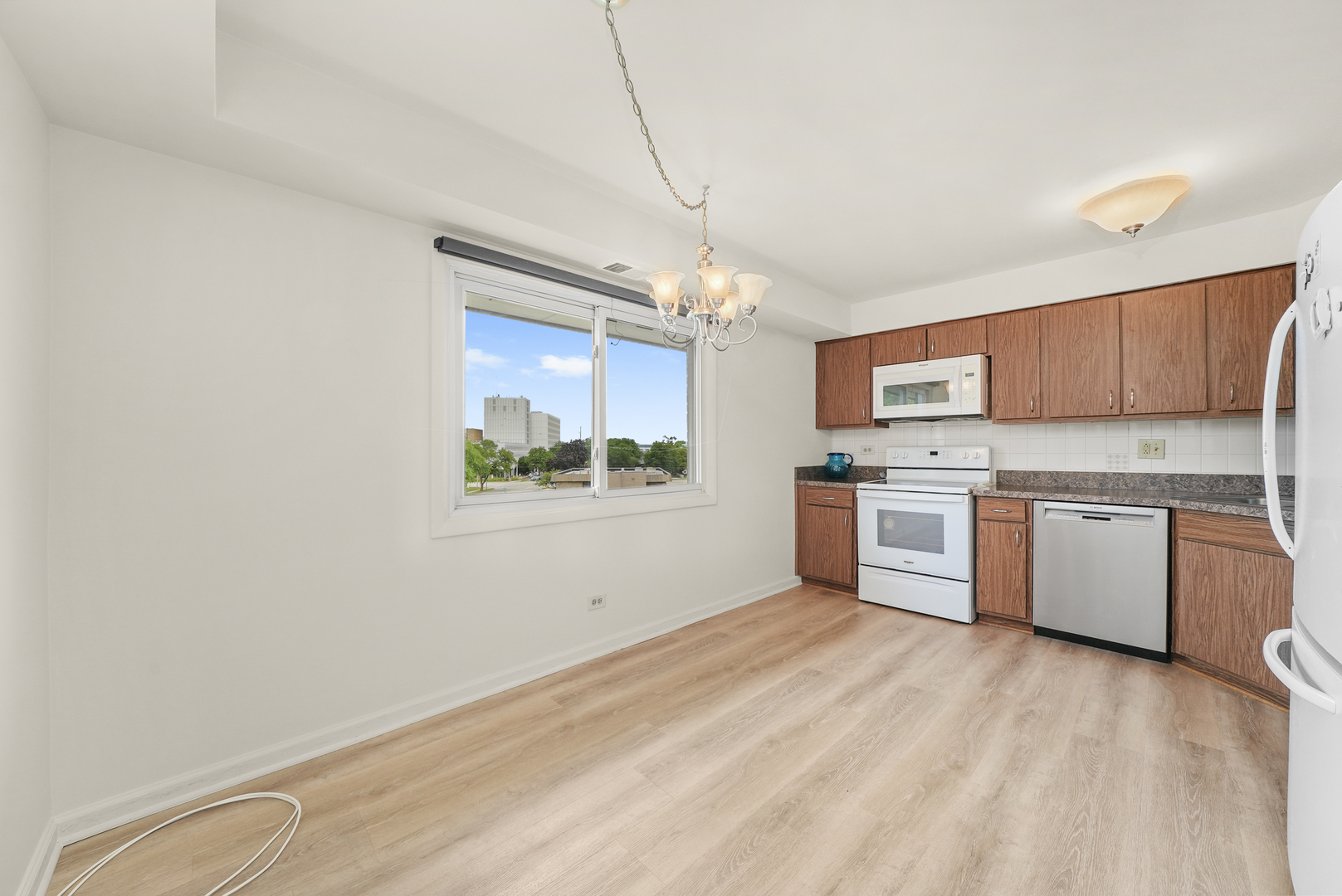 1025 S Fernandez Avenue Unit: 4C