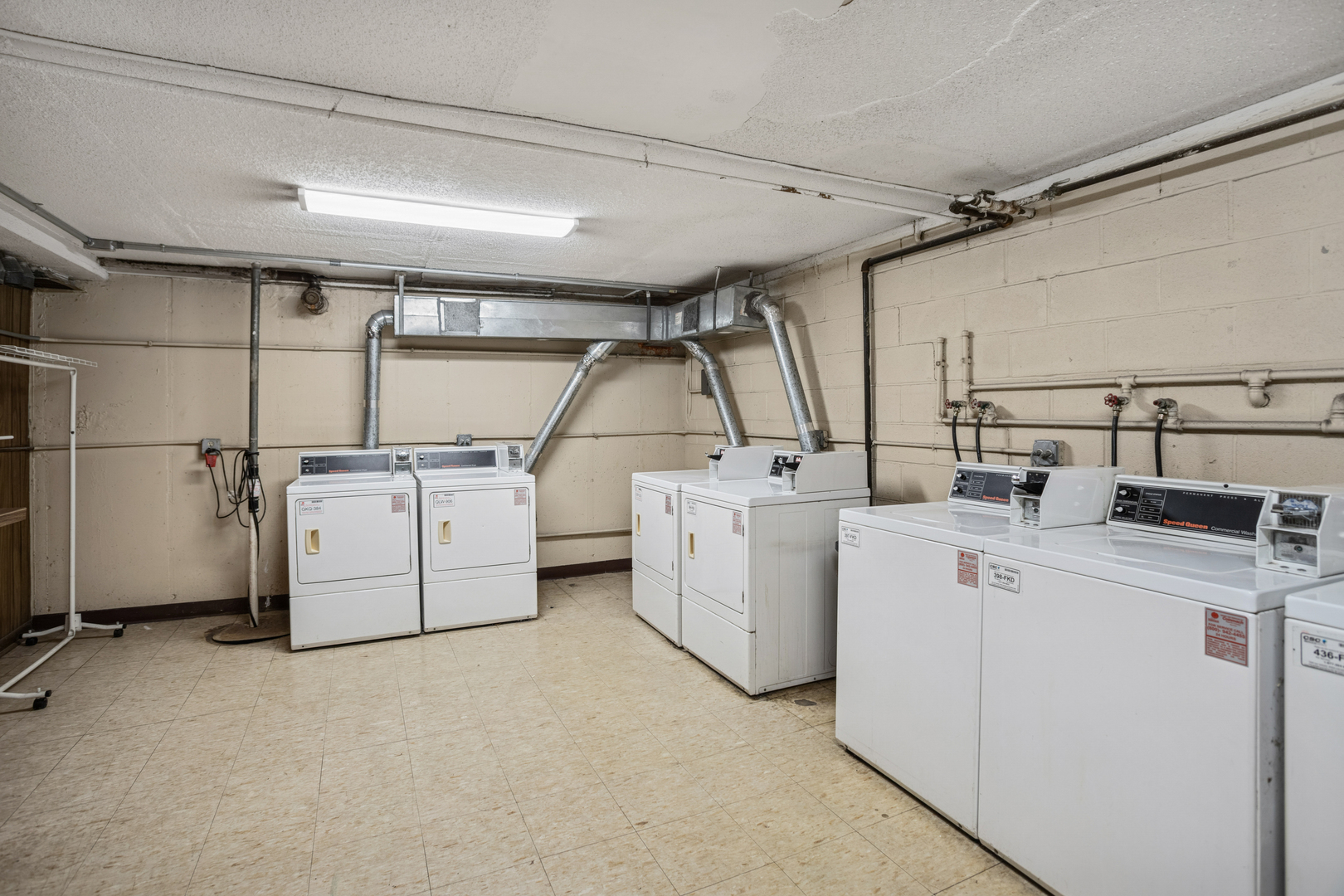 725 W Dempster Street Unit: 101