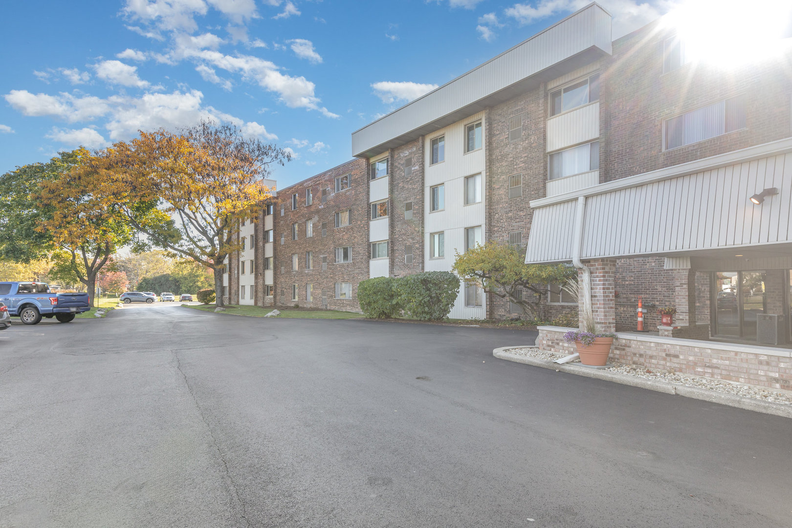 841 N York Road Unit: 101