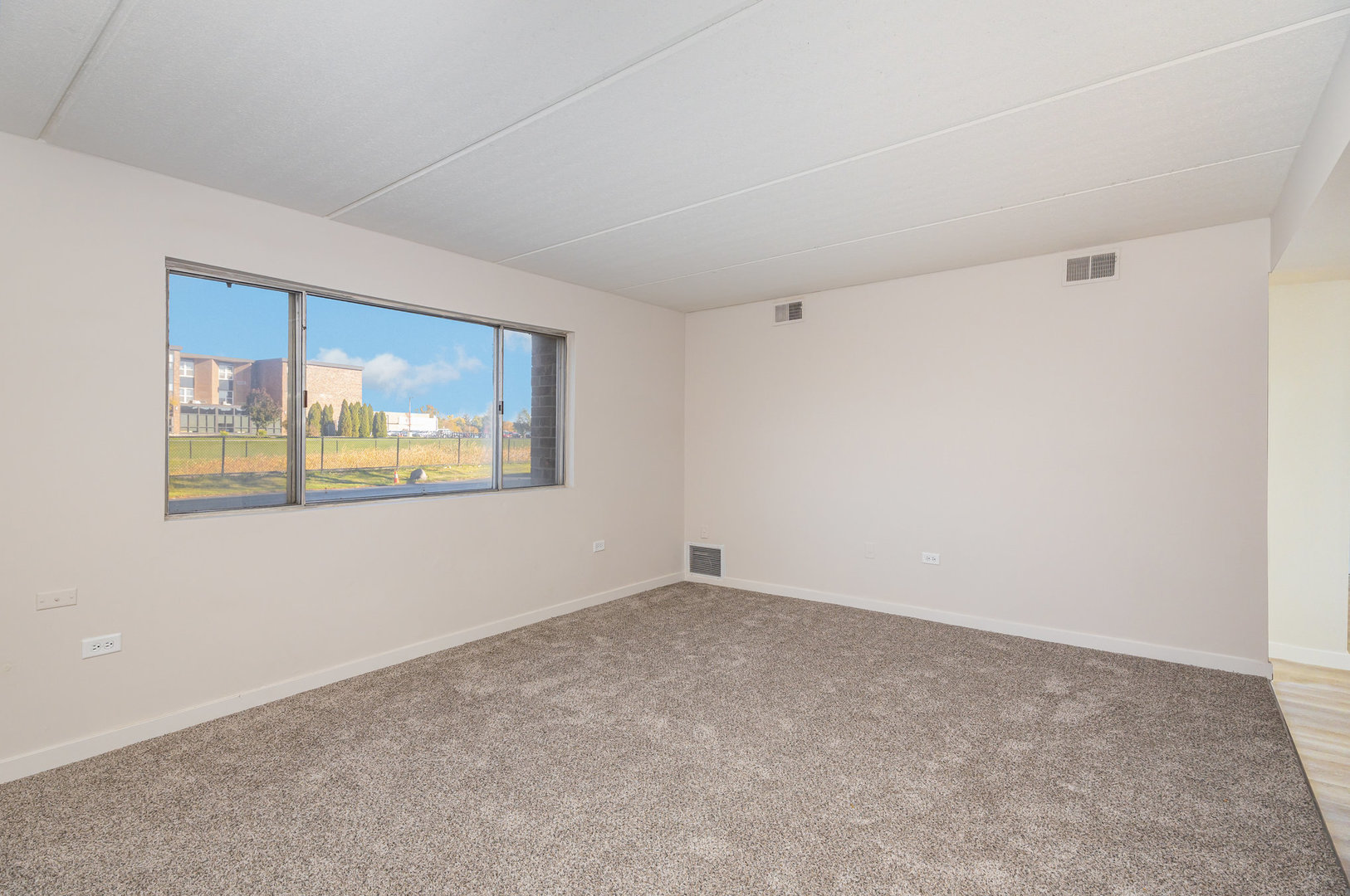 841 N York Road Unit: 101