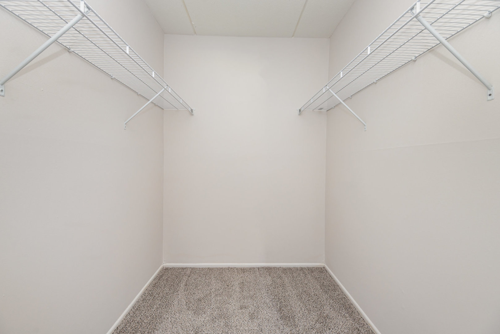 841 N York Road Unit: 101