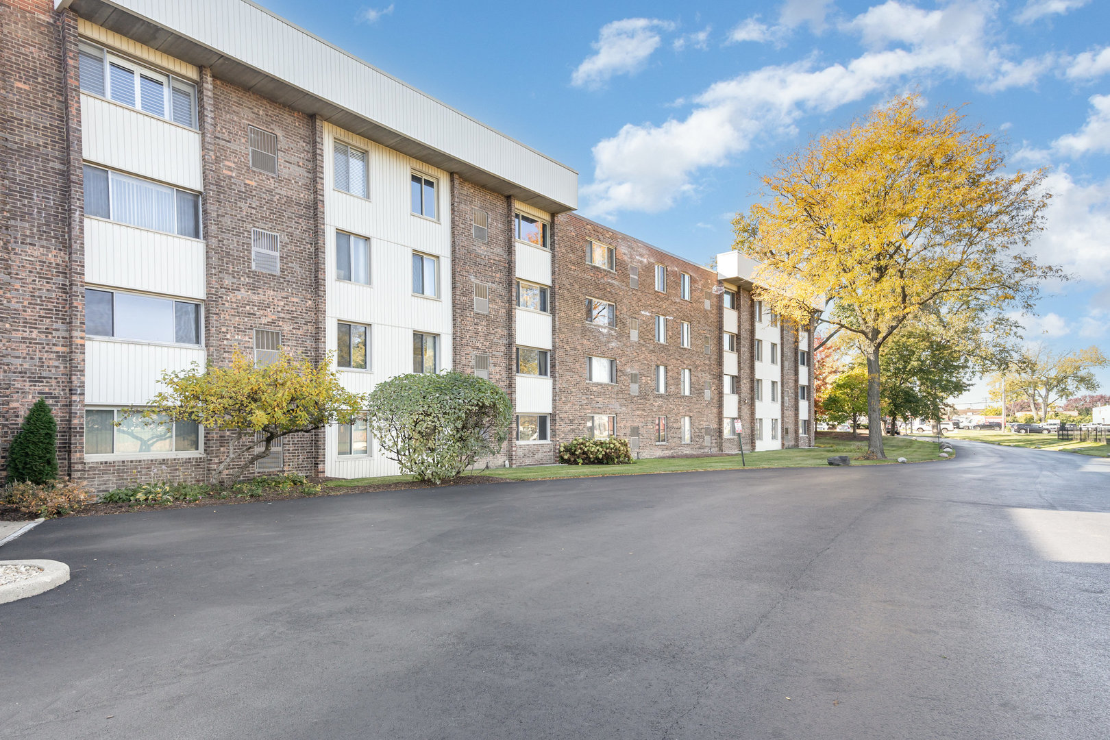 841 N York Road Unit: 101