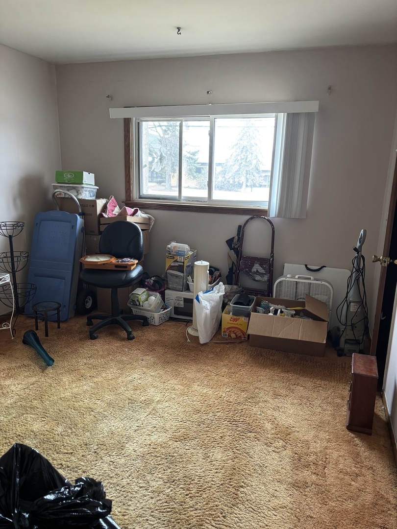3N550 Crown Rd. Road Unit: 14