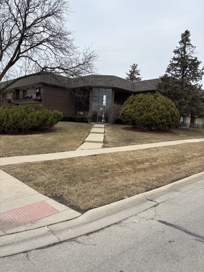 3N550 Crown Rd. Road Unit: 14