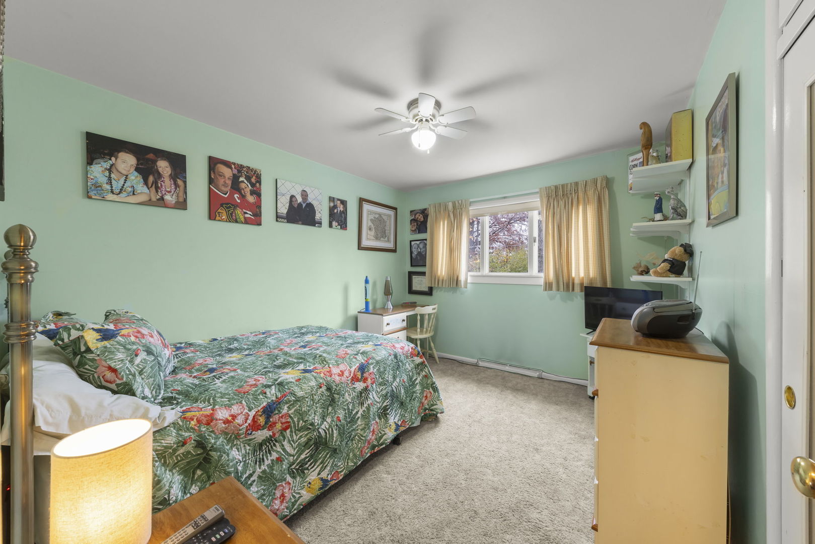 402 E Huntington Lane