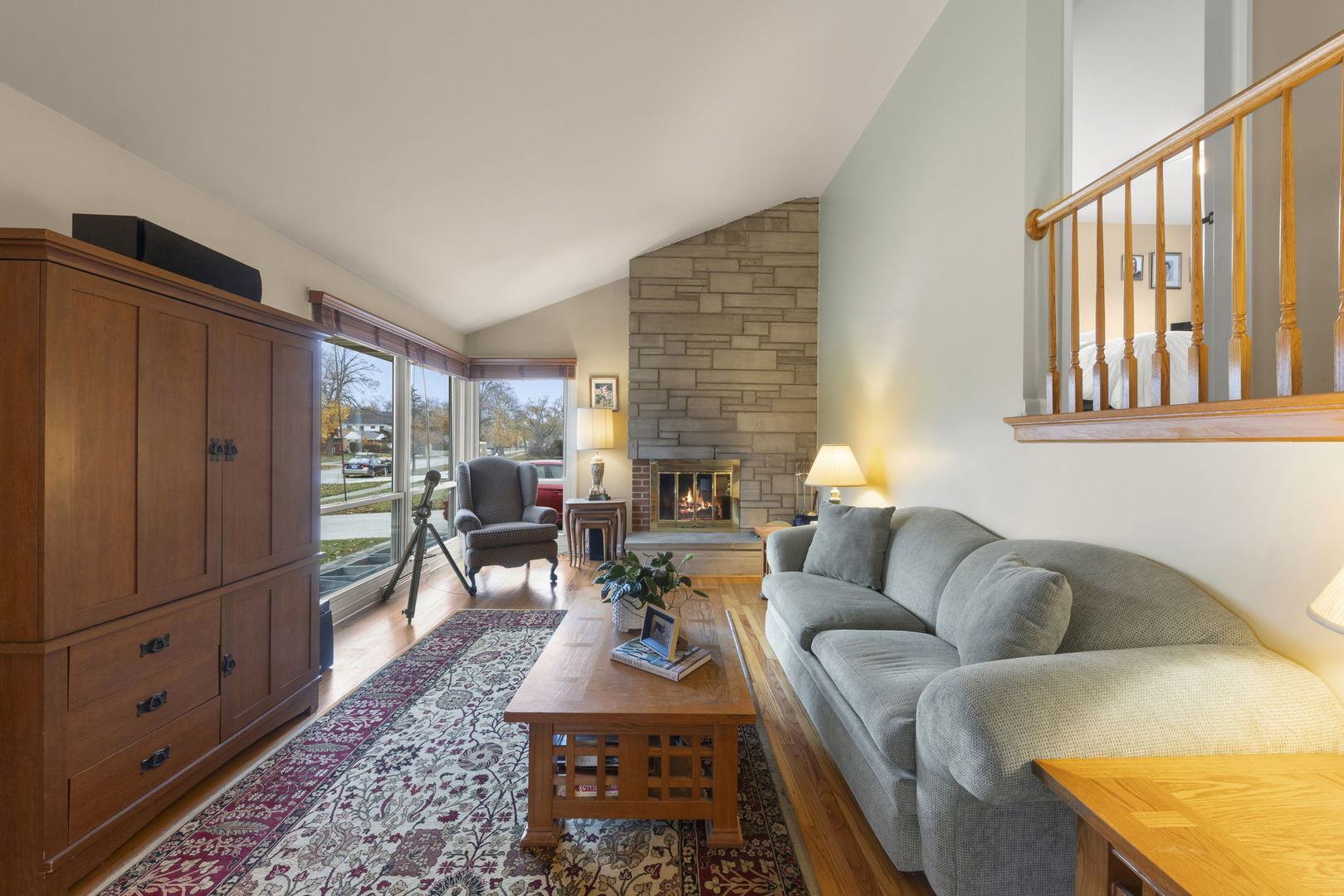 402 E Huntington Lane